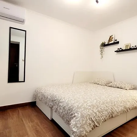 Rose Garden House Apartment Bucharest