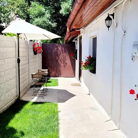 Rose Garden House *