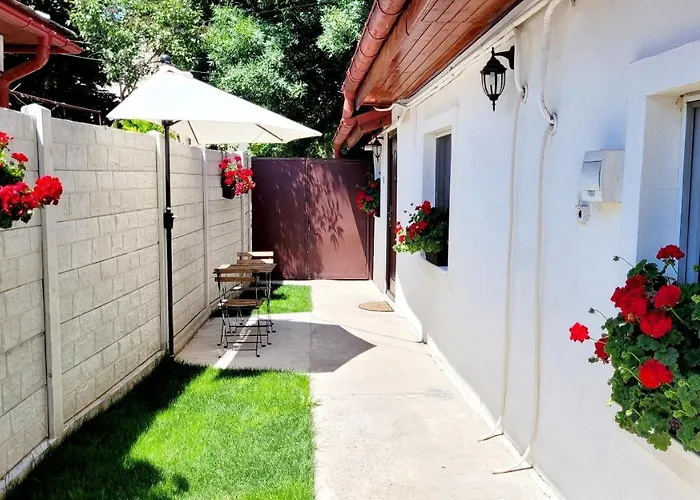 Rose Garden House *